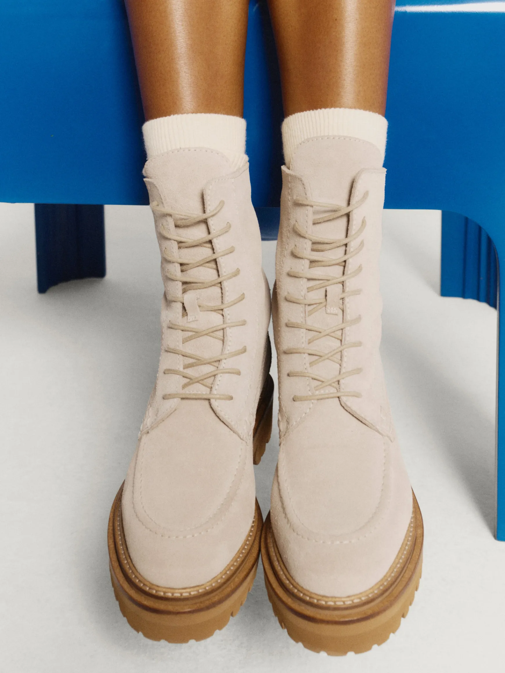 BOTA SERRAJE DESERT BEIGE